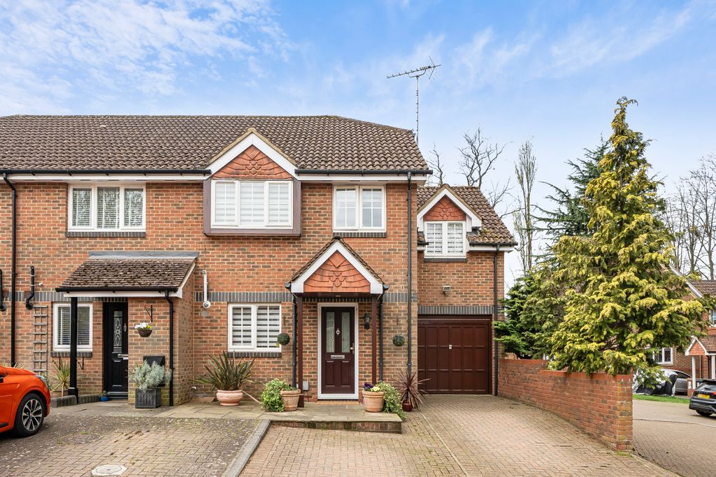 Property photo 1 of 14 1439650-20-69d7c70A32849