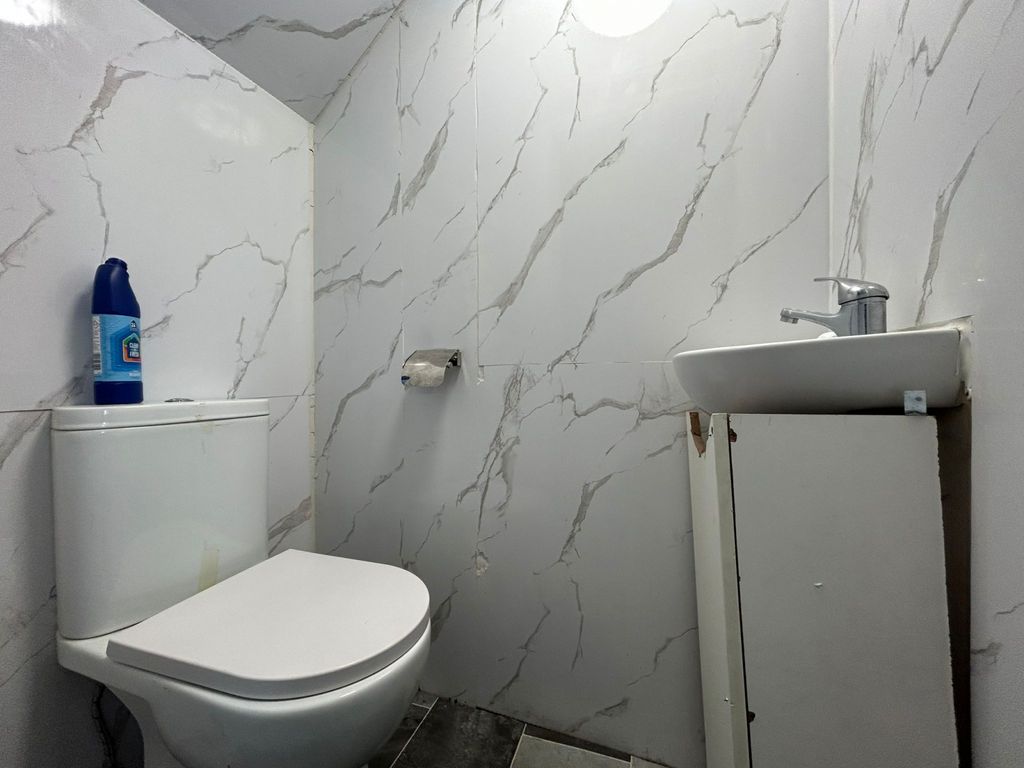 Property photo 3 of 9 Gallery