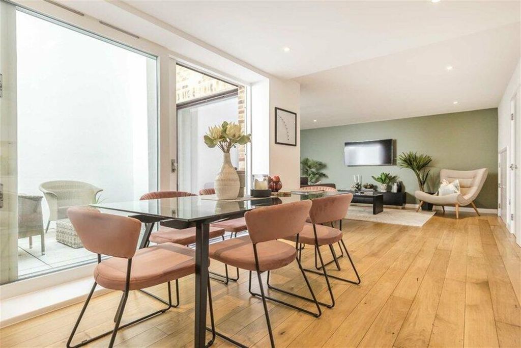 Property photo 1 of 15 (Main)