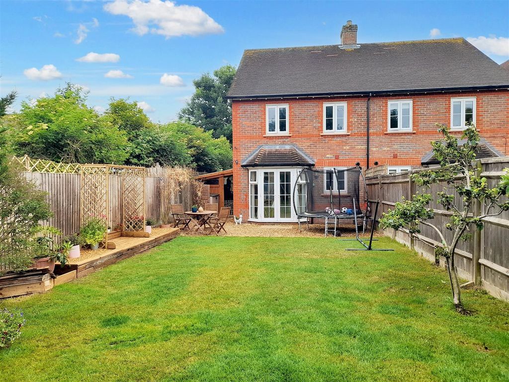 Property photo 2 of 19 Rear Garden 7 New.Jpg