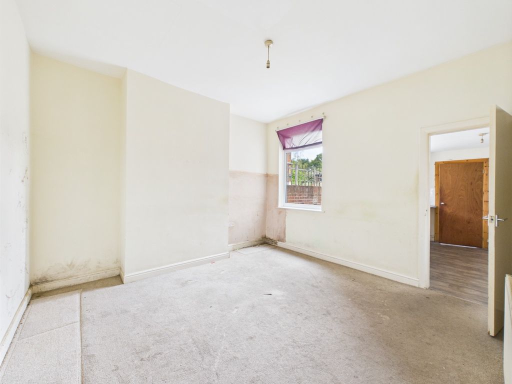 Property photo 3 of 10 4396027