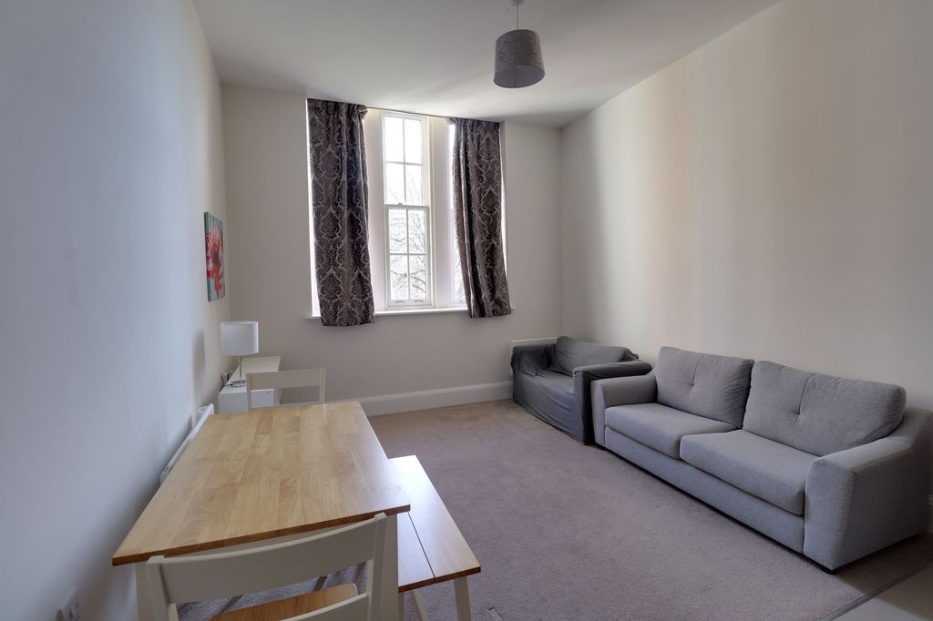 Property photo 3 of 10 Photo 5