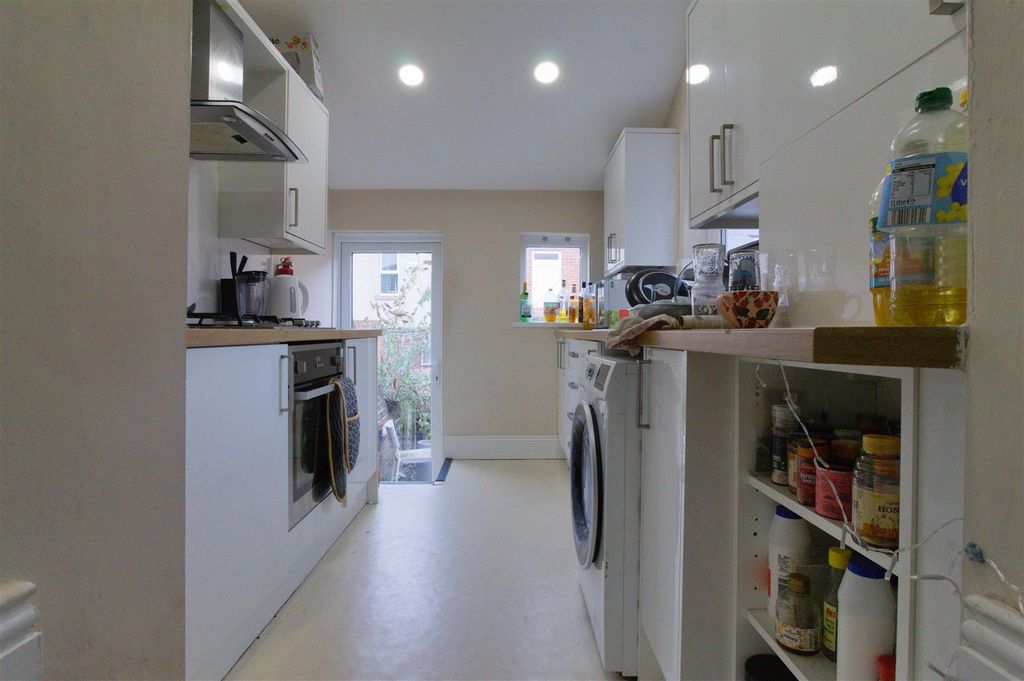 Property photo 1 of 8 41 Dinsdale Road (4).Jpg