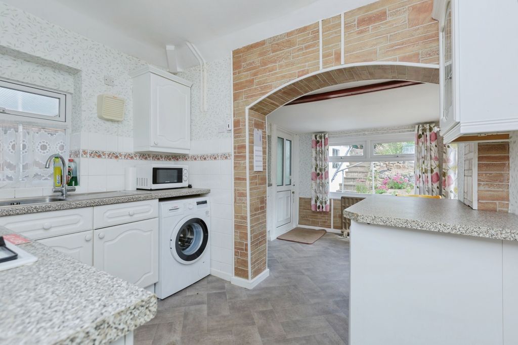 Property photo 3 of 16 Photo