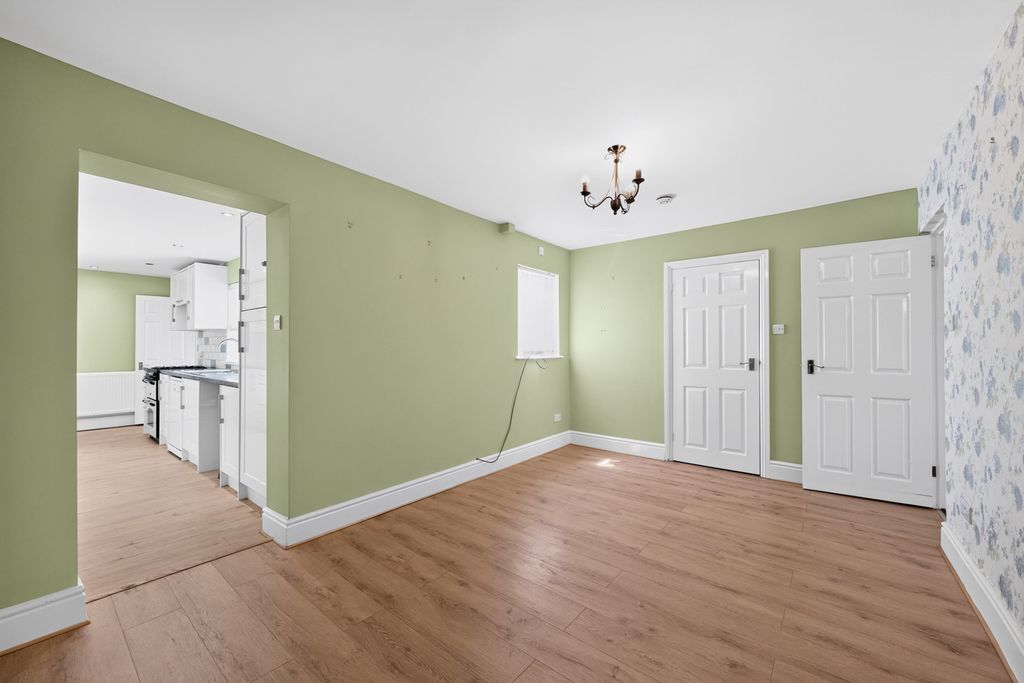 Property photo 3 of 11 Dining Room