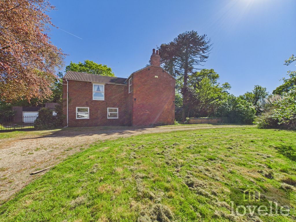 Property photo 3 of 27