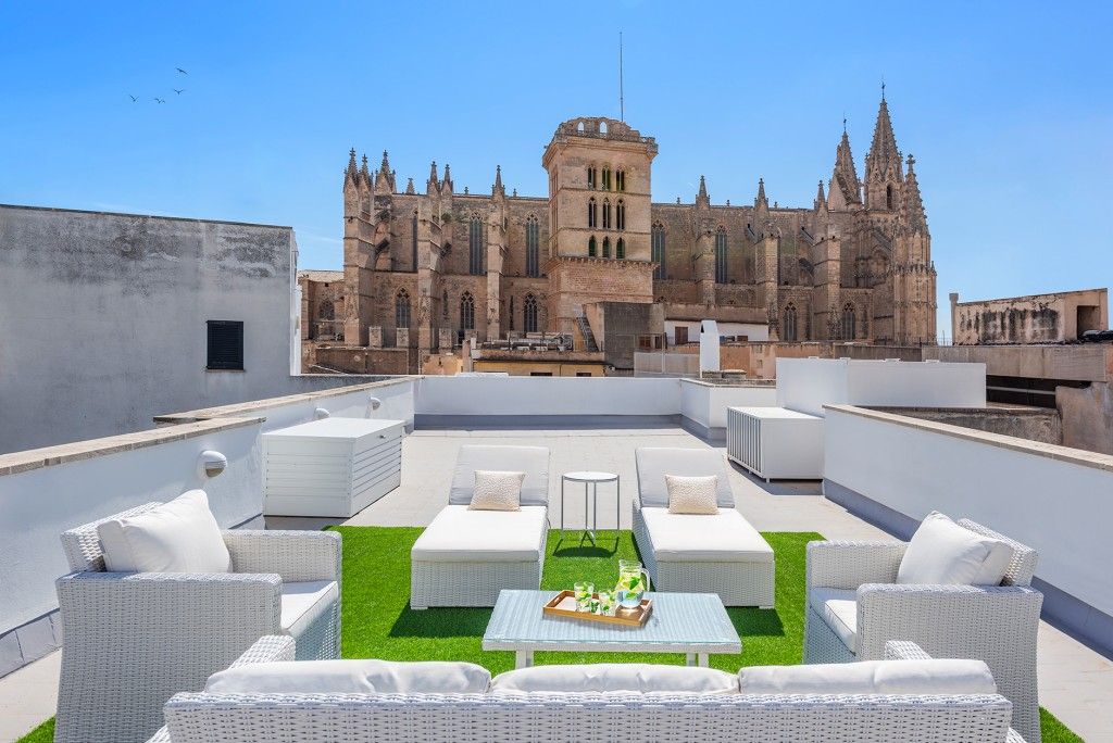 Property photo 1 of 20 New Terrace (1)