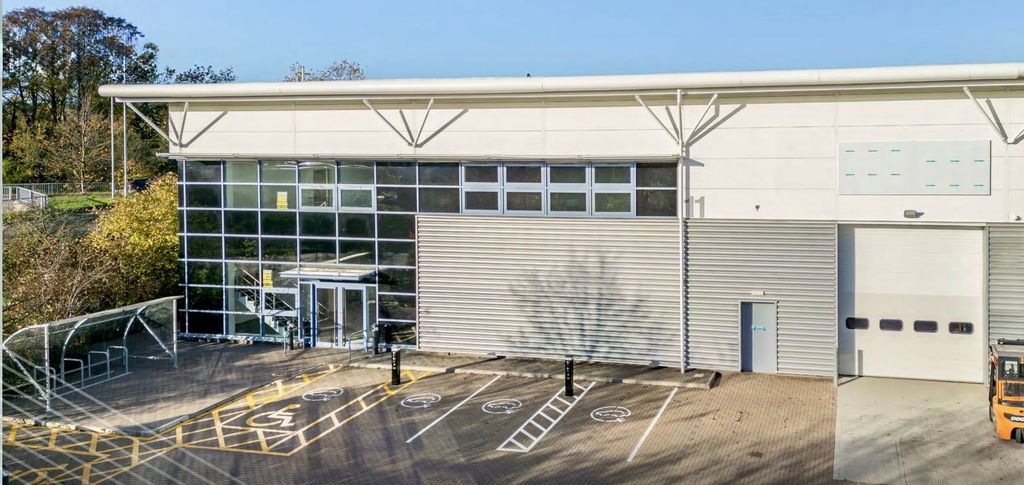 Property photo 1 of 9 Unit 11, Quadrant Park