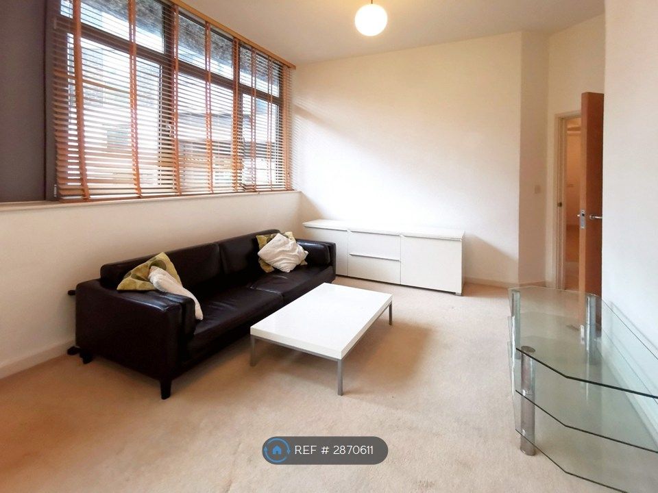 Property photo 3 of 13 Sofa Lounge Area