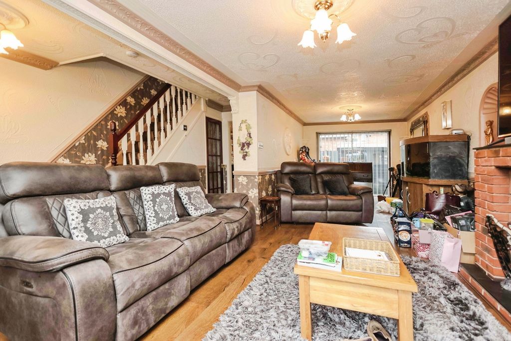 Property photo 3 of 17 Pbox-Img.Jpg