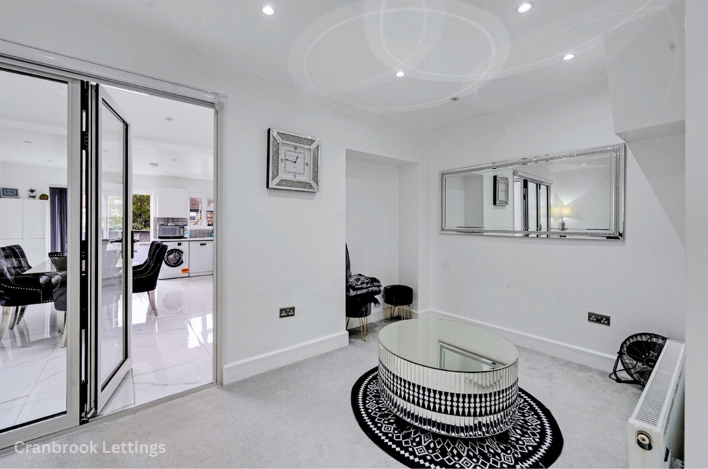 Property photo 3 of 15 Gallery