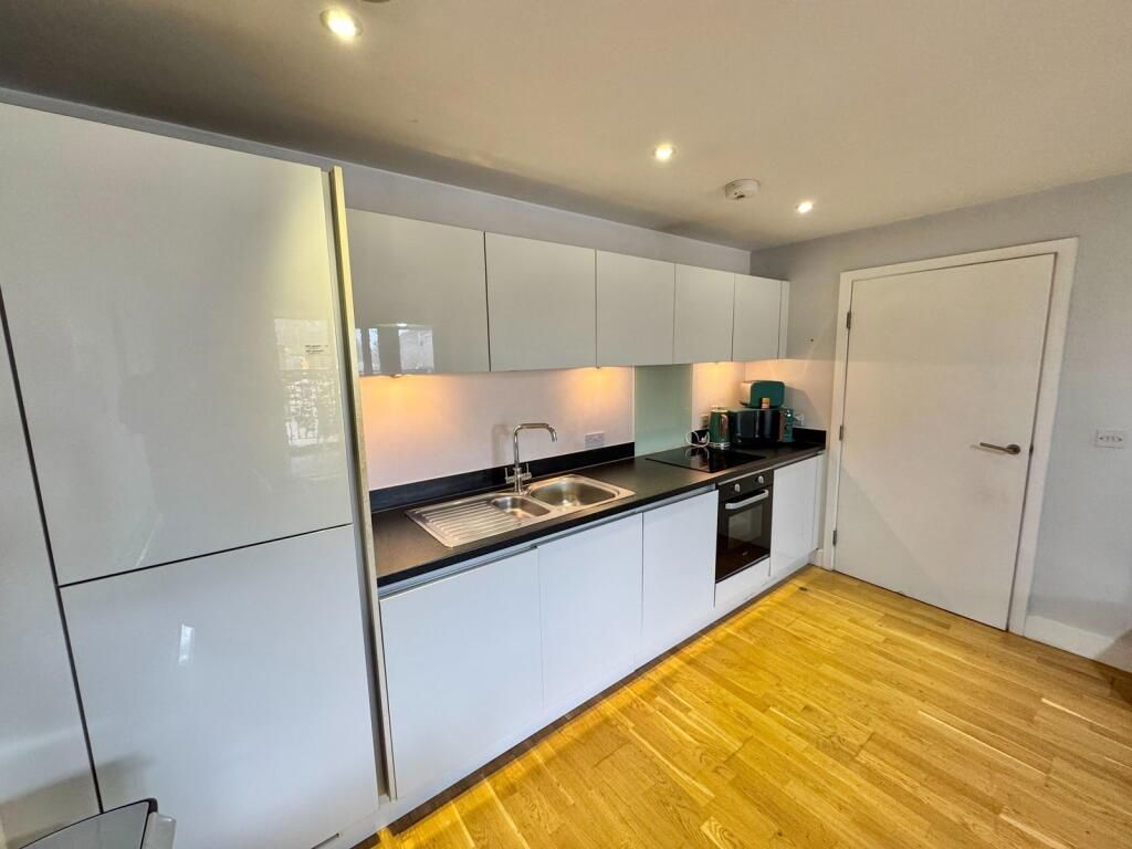 Property photo 2 of 6 Kitchen
