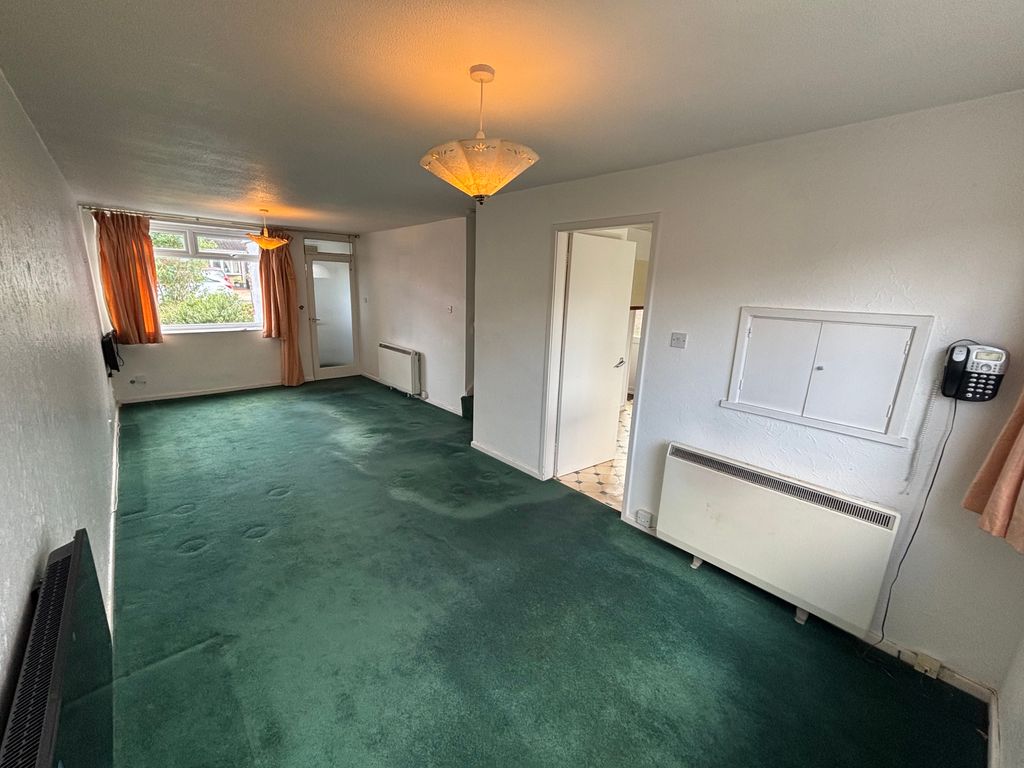 Property photo 3 of 12