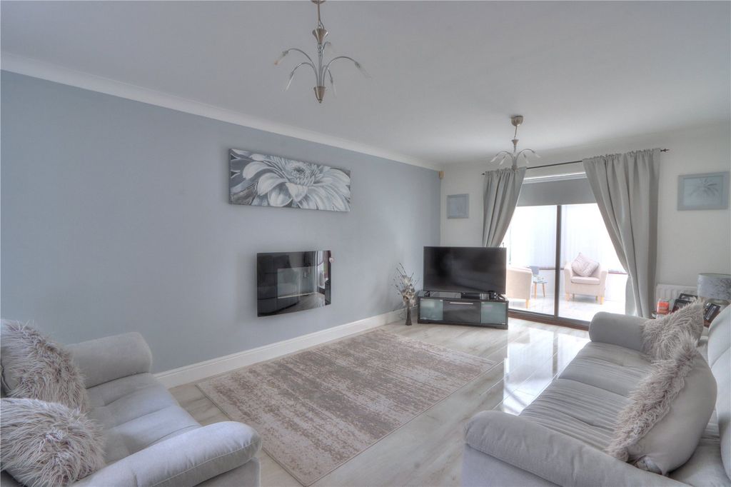 Property photo 3 of 17 Picture No. 24