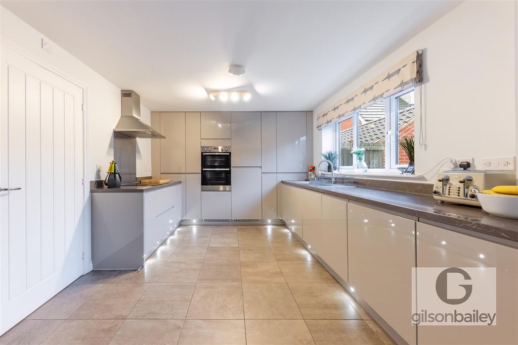 Property photo 2 of 29 Gb-17.Jpg