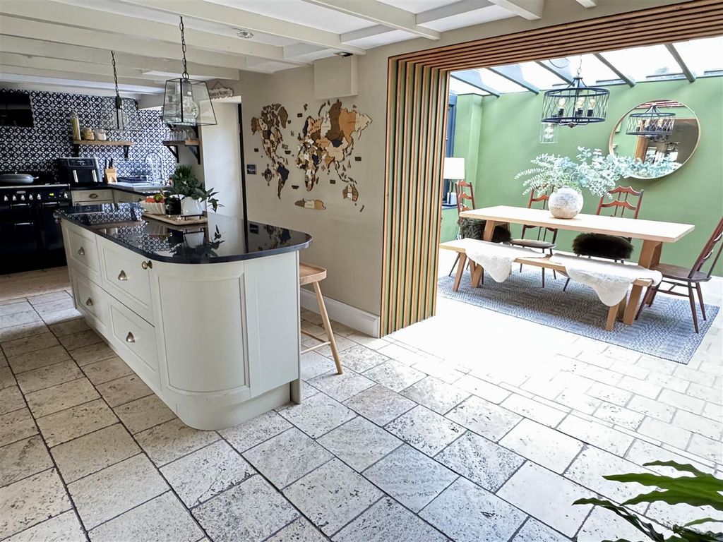 Property photo 2 of 29 Kitchen