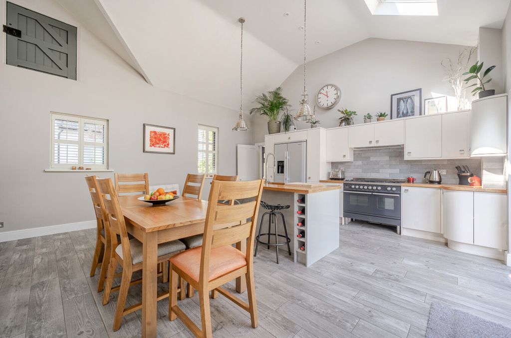 Property photo 1 of 24 1446087-3-69E8Ab3...