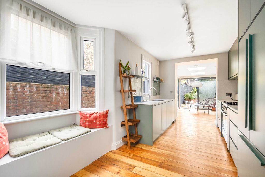 Property photo 3 of 24 Kitchen/Diner