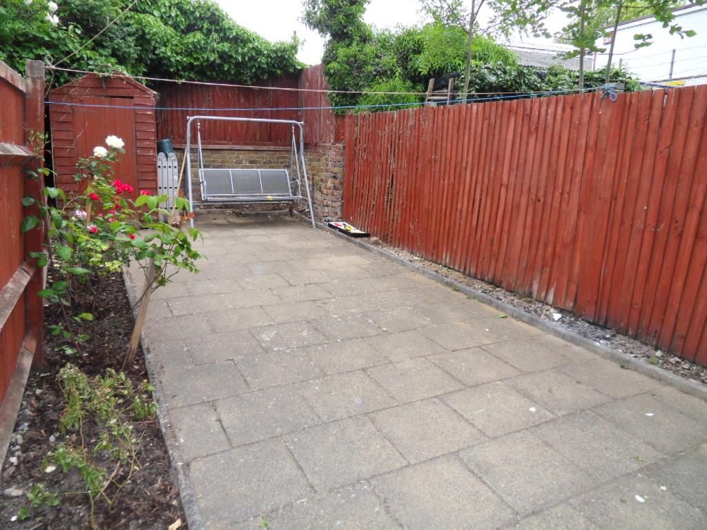 Property photo 2 of 2 4 Bridge Road Garden.Jpg