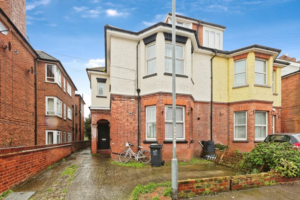 Property photo 1 of 17 Pbox-Img.Jpg