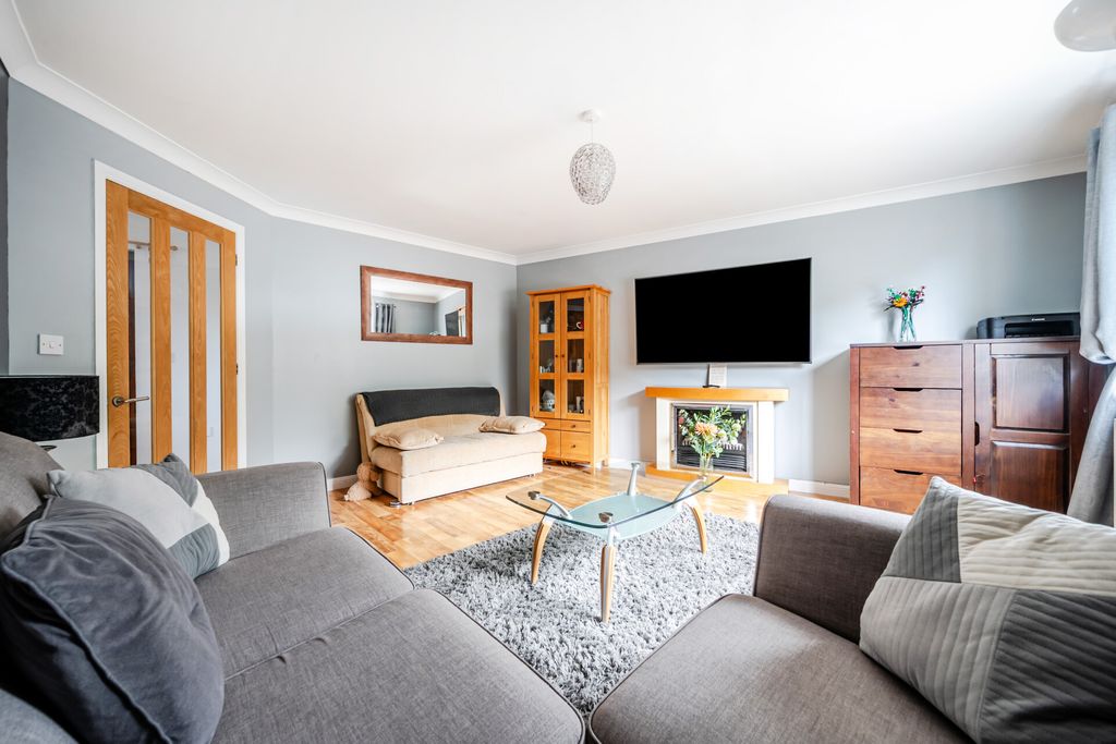 Property photo 3 of 23 7-6A75d6F15B886-1...
