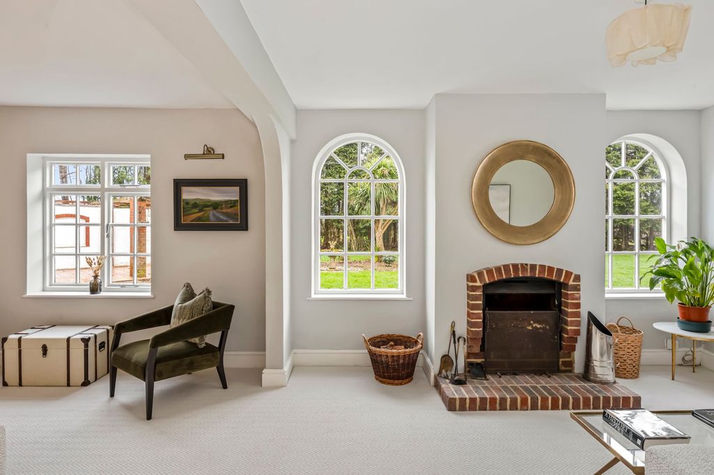 Property photo 3 of 32