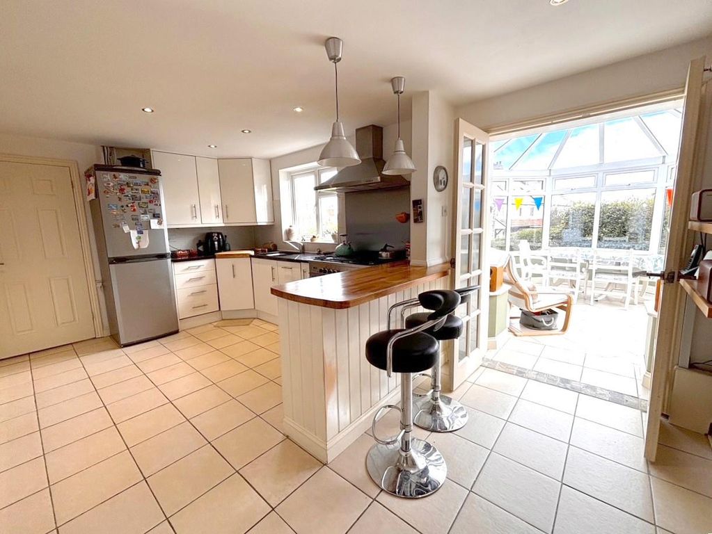 Property photo 3 of 20 4319 Kitchenconservatory.Jpeg