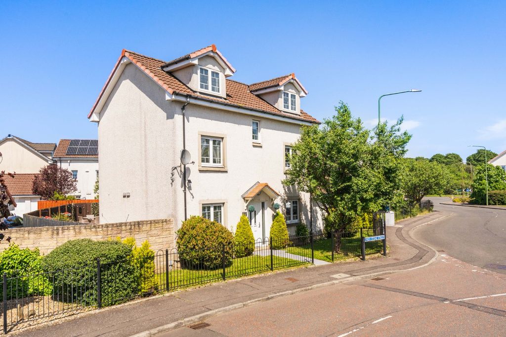 Property photo 1 of 39 5302290