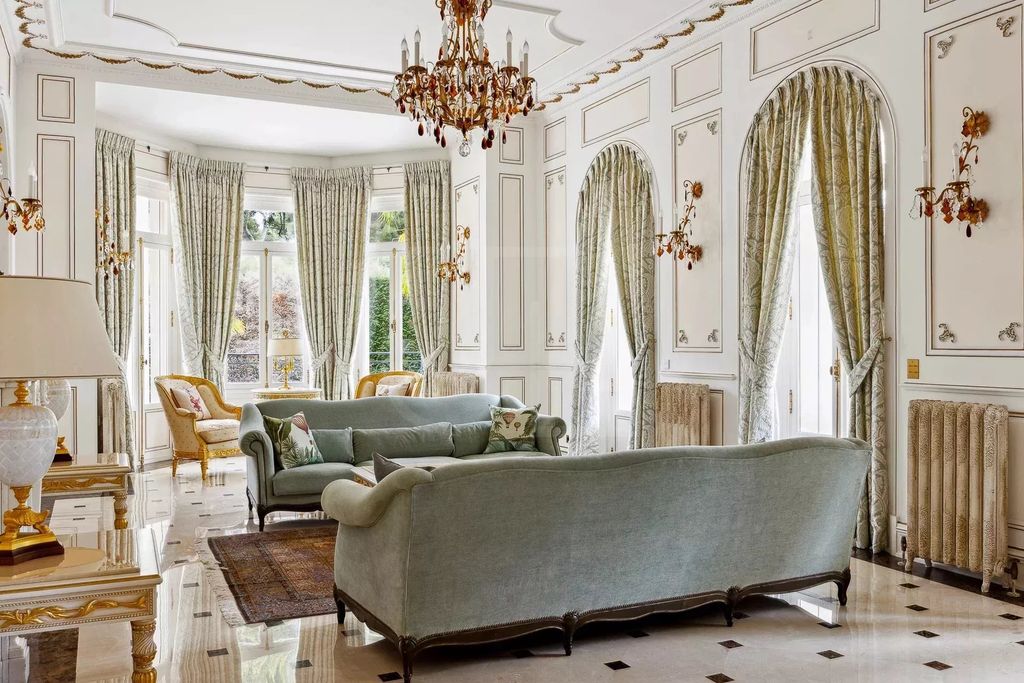 Property photo 2 of 22