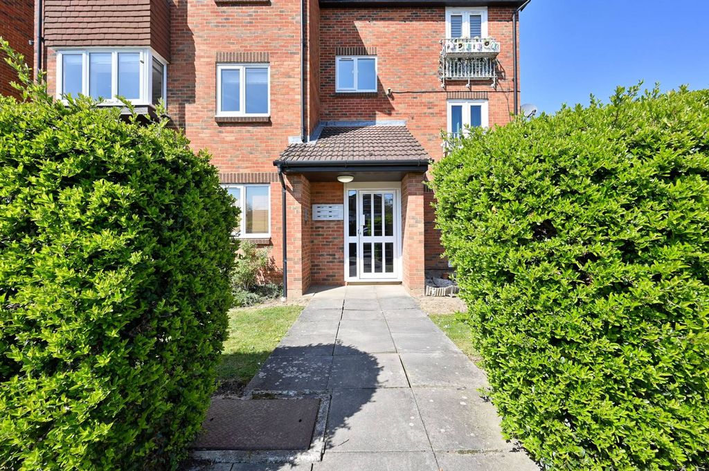 Property photo 2 of 9