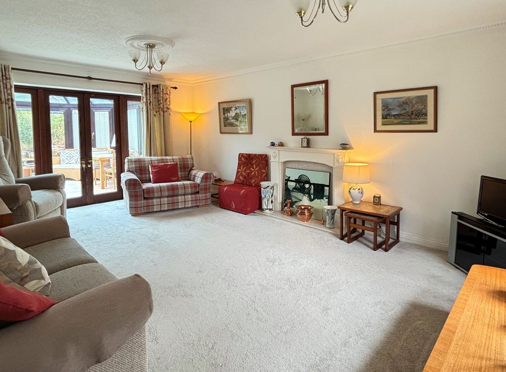 Property photo 2 of 25 Sitting Room