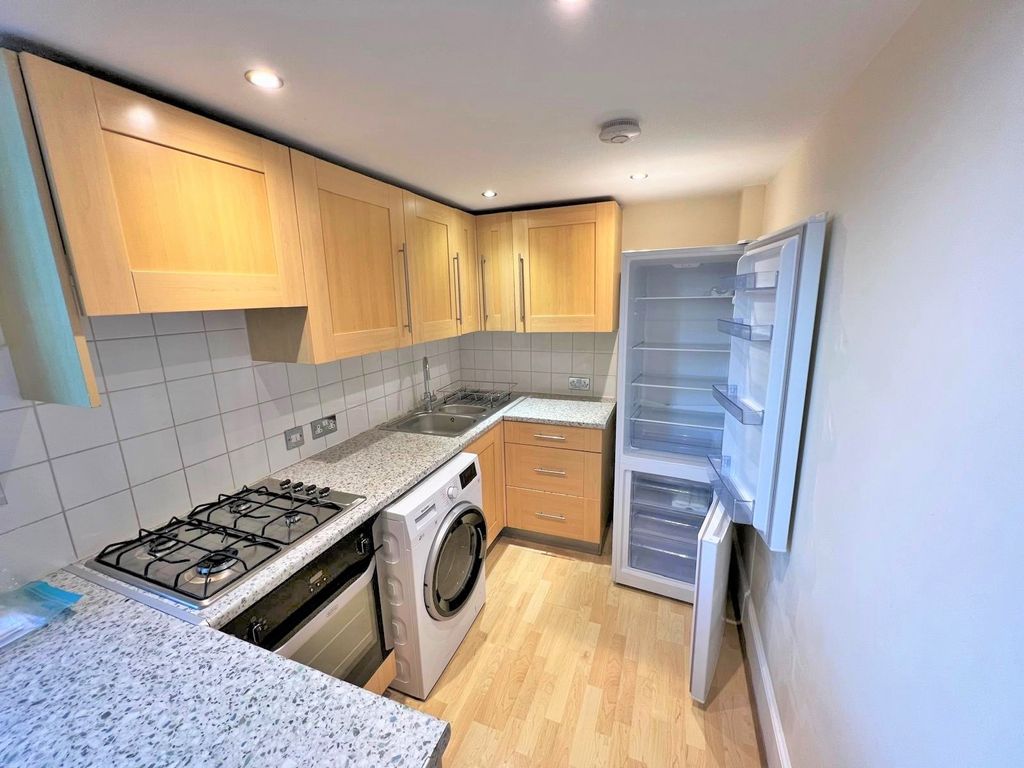 Property photo 3 of 9 2