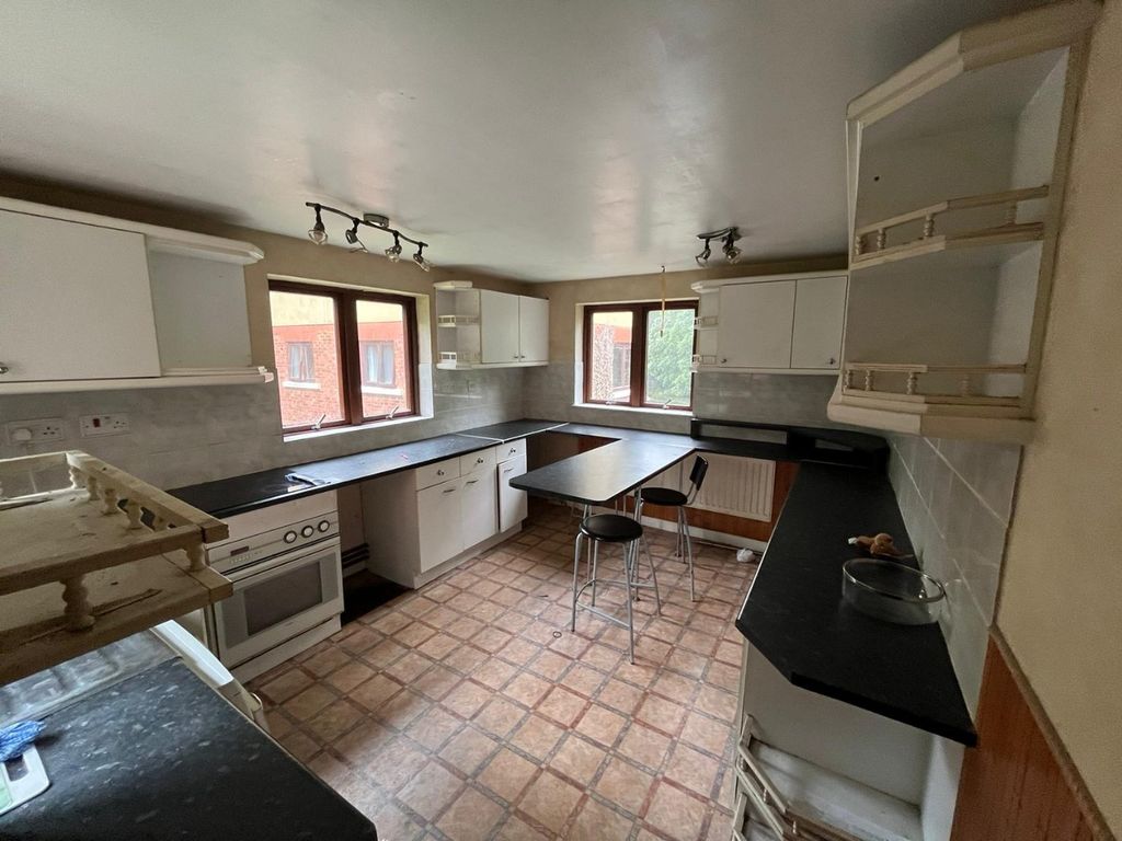 Property photo 2 of 6 3438732