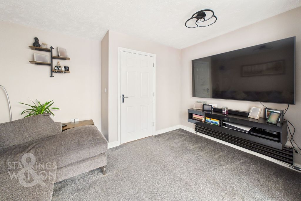 Property photo 3 of 19