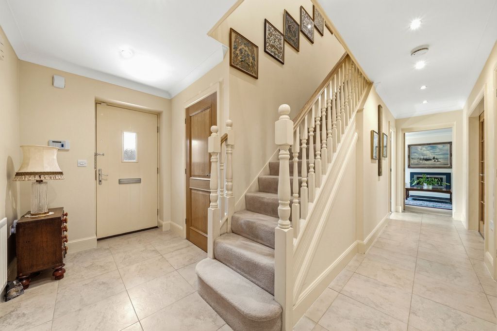 Property photo 3 of 48