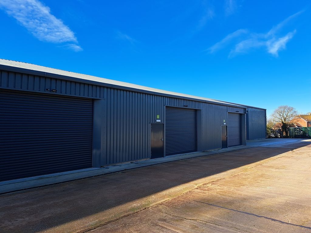 Property photo 1 of 2