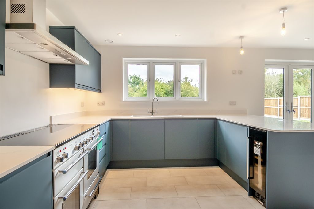 Additional image 7 of 5 bed detached house for saleCatalina Close, Halesworth IP19