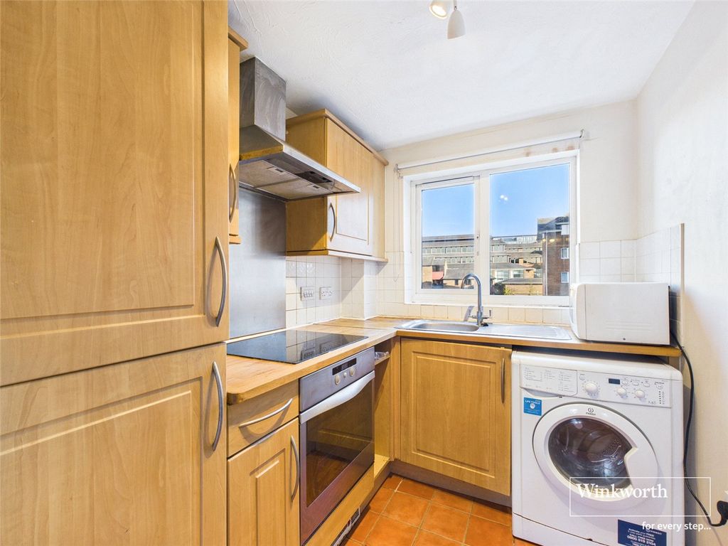 Property photo 3 of 8 Picture No. 28