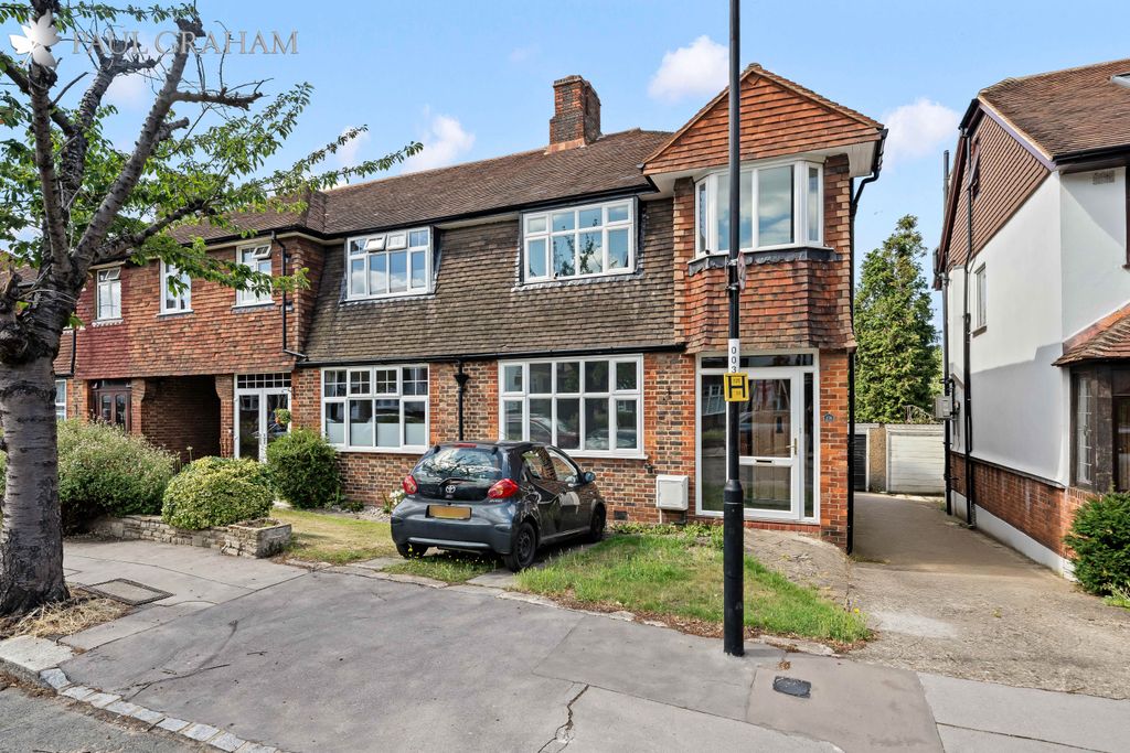 Property photo 1 of 32 Dsc04120