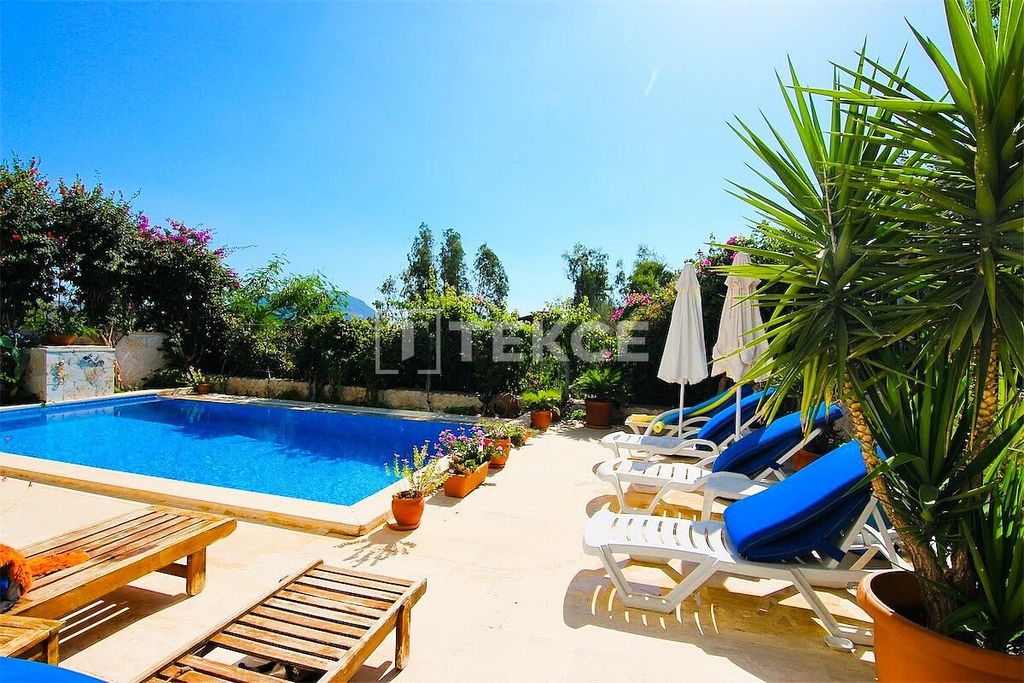 Property photo 3 of 23