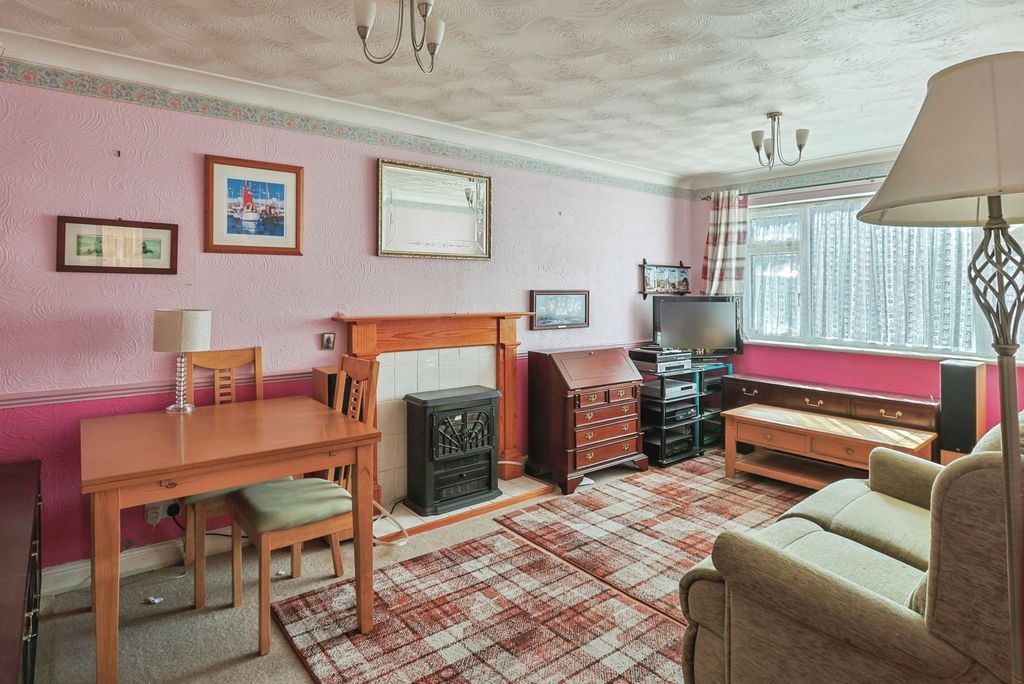 Property photo 3 of 19 Pbox-Img.Jpg