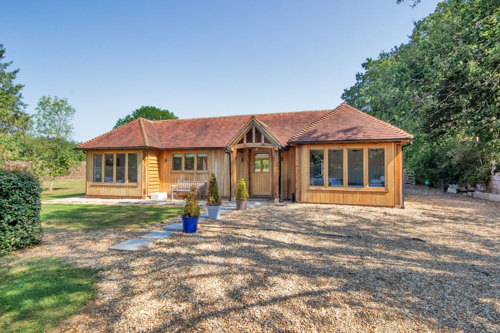 Property photo 3 of 22 Four Bedroom Annexe