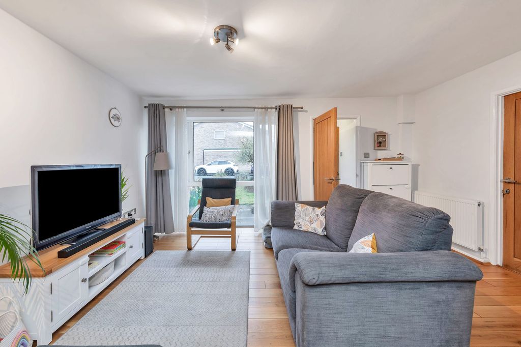 Property photo 3 of 16