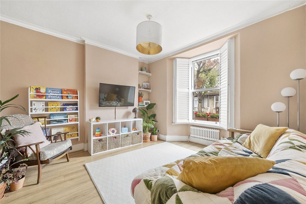 Property photo 2 of 19 Picture No. 15