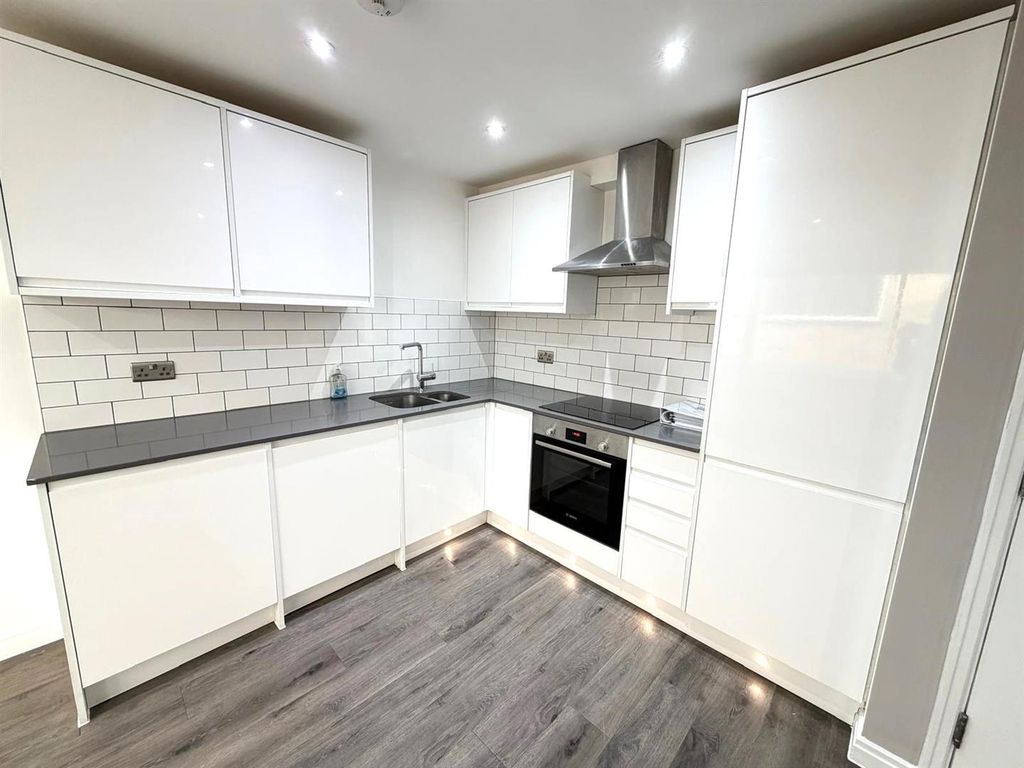 Property photo 1 of 9 Kitchen.Jpg