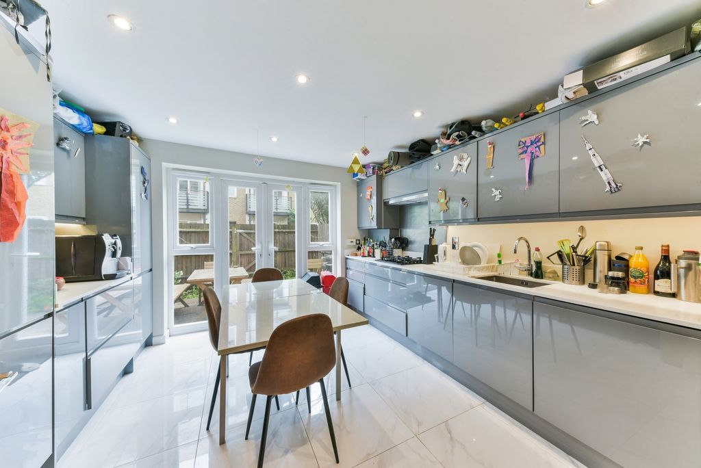 Property photo 2 of 12 Dining