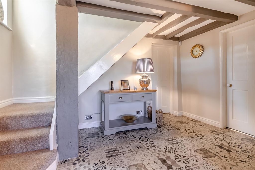 Property photo 3 of 37 8649206-Interior27.Jpg