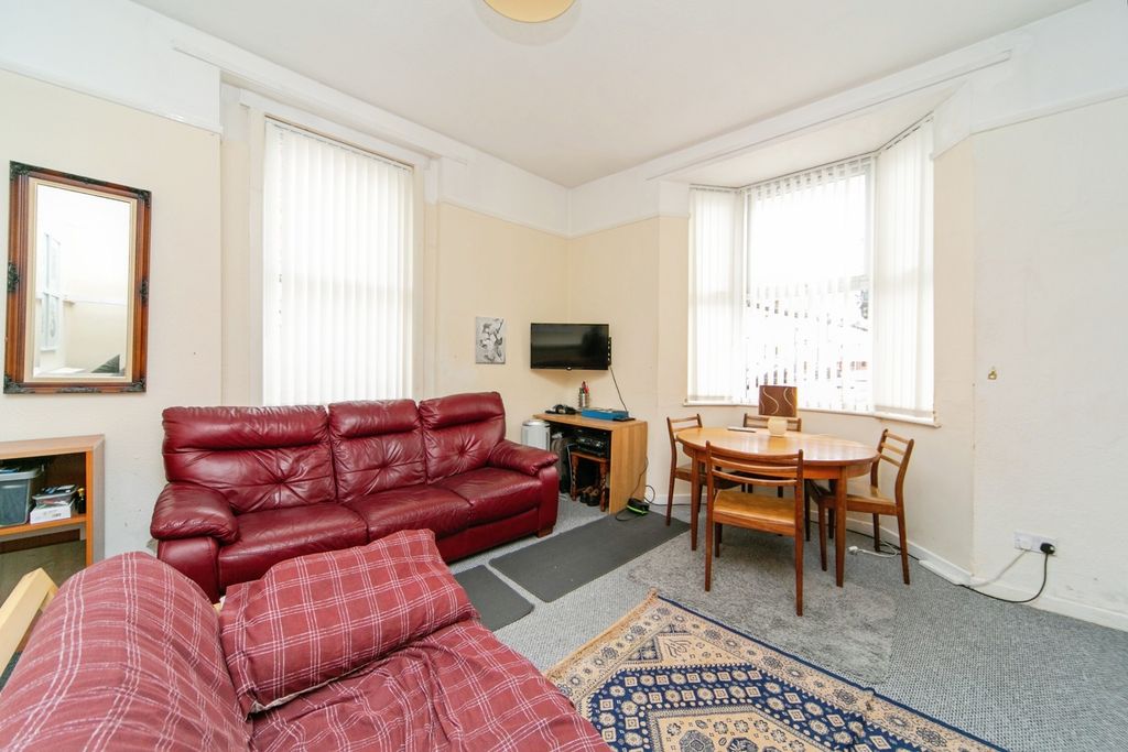 Property photo 3 of 17 Photo