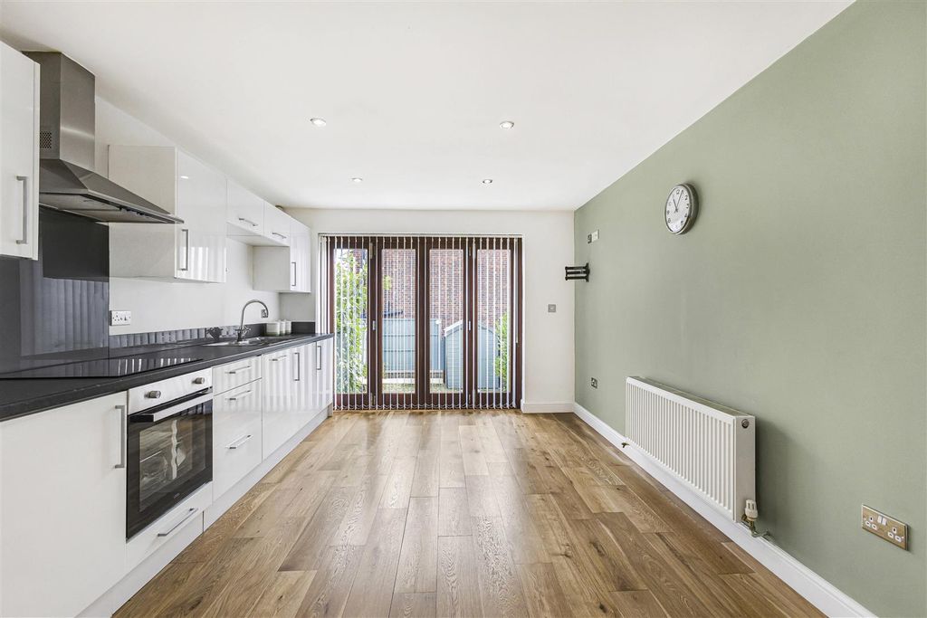Property photo 3 of 17 27_87524.Jpg