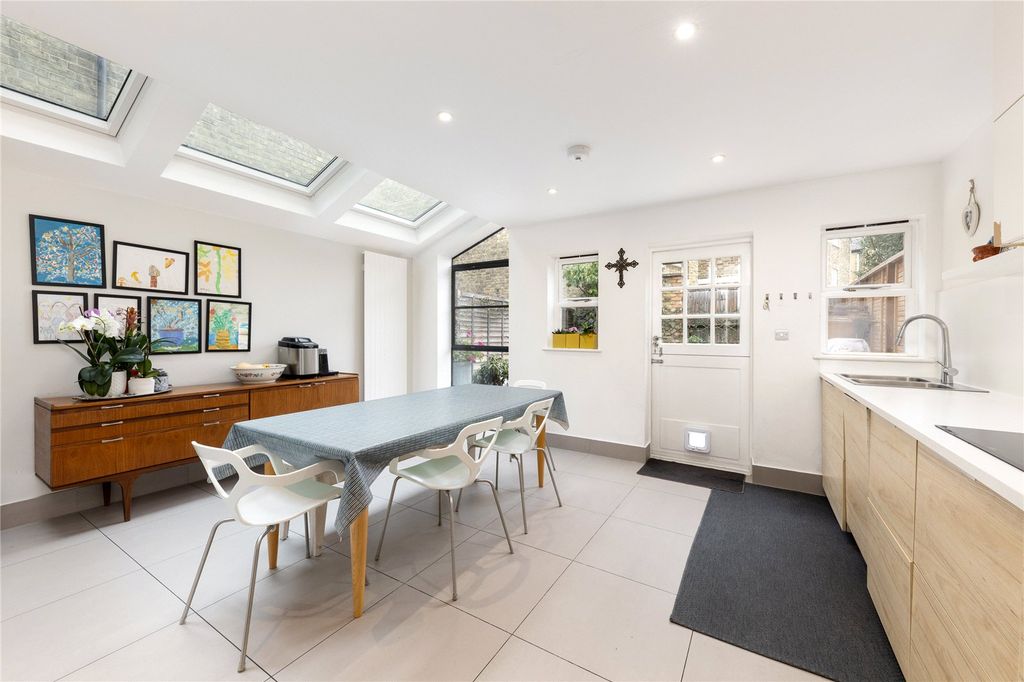 Property photo 2 of 14 Picture No. 05